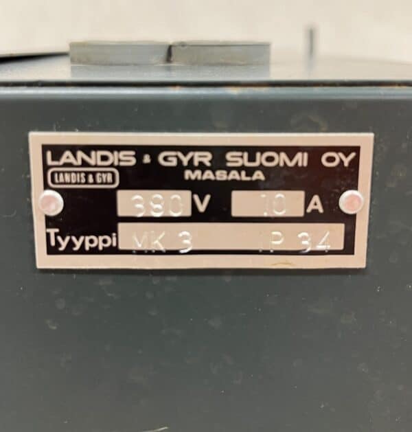 Pumppujen ohjauskeskus Landis&Gyr MK 3 varaosiksi - Purkukolmio.fi