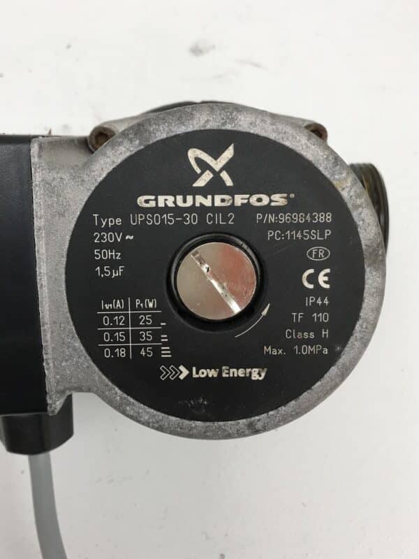 Kiertovesipumppu Grundfos UPS015-30 CIL2 - purkukolmio.fi