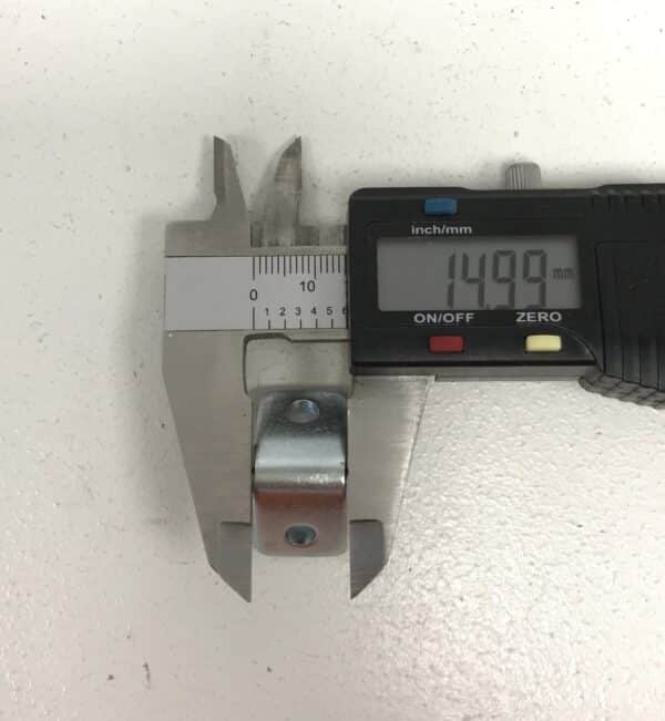 Kiinnityslevy 15x36 mm 4 kpl ja kulmarauta 90° 4 kpl sinkitty - purkukolmio.fi