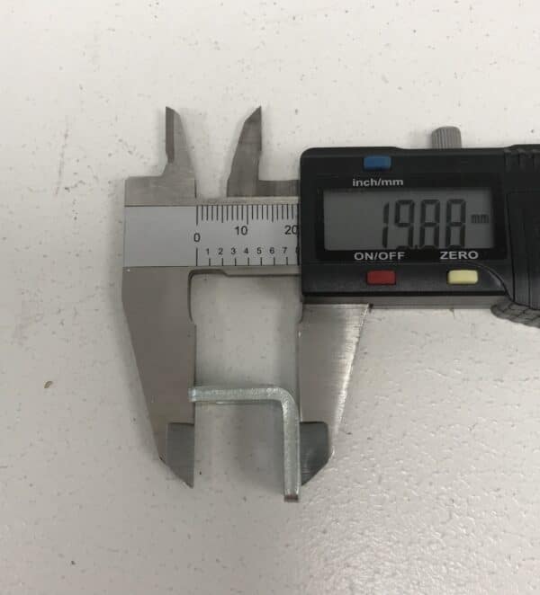 Kiinnityslevy 15x36 mm 4 kpl ja kulmarauta 90° 4 kpl sinkitty - purkukolmio.fi